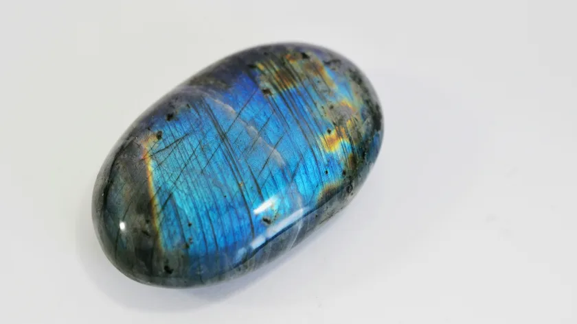 Uncovering the Spiritual Meaning of Labradorite